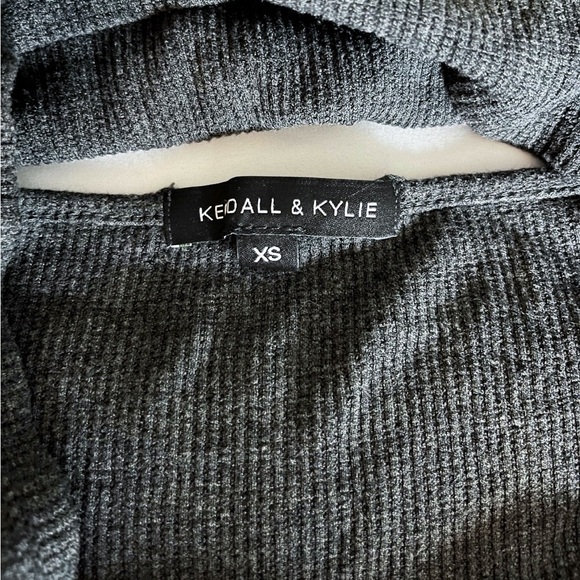 Kendall & Kylie Grey Strappy Halter Crop Top Size XS - Picture 8 of 9